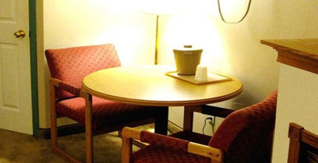Fairview Inn Cornwall Room photo